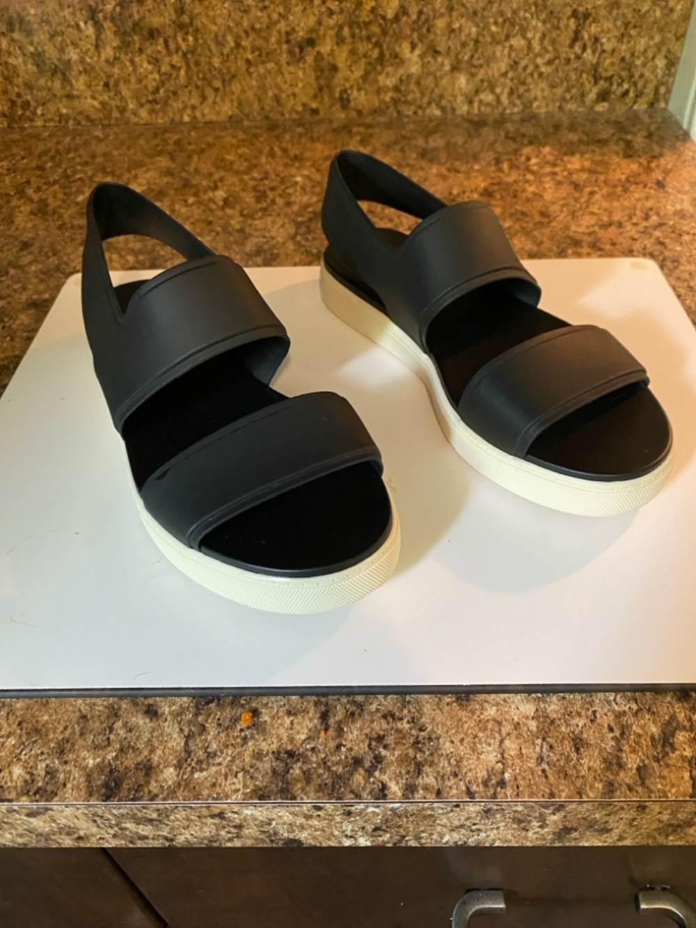 Vince Sandals